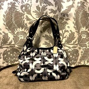 Maggie Madison Graphic Op Art Sateen Shoulder Bag - Silver